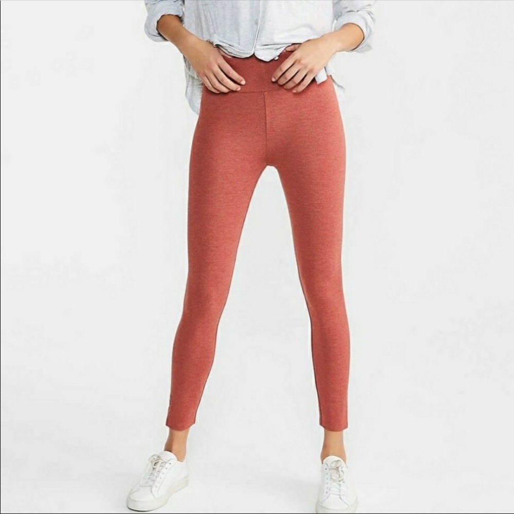 NWT Lou & Grey Back Pocket Ponte Leggings
